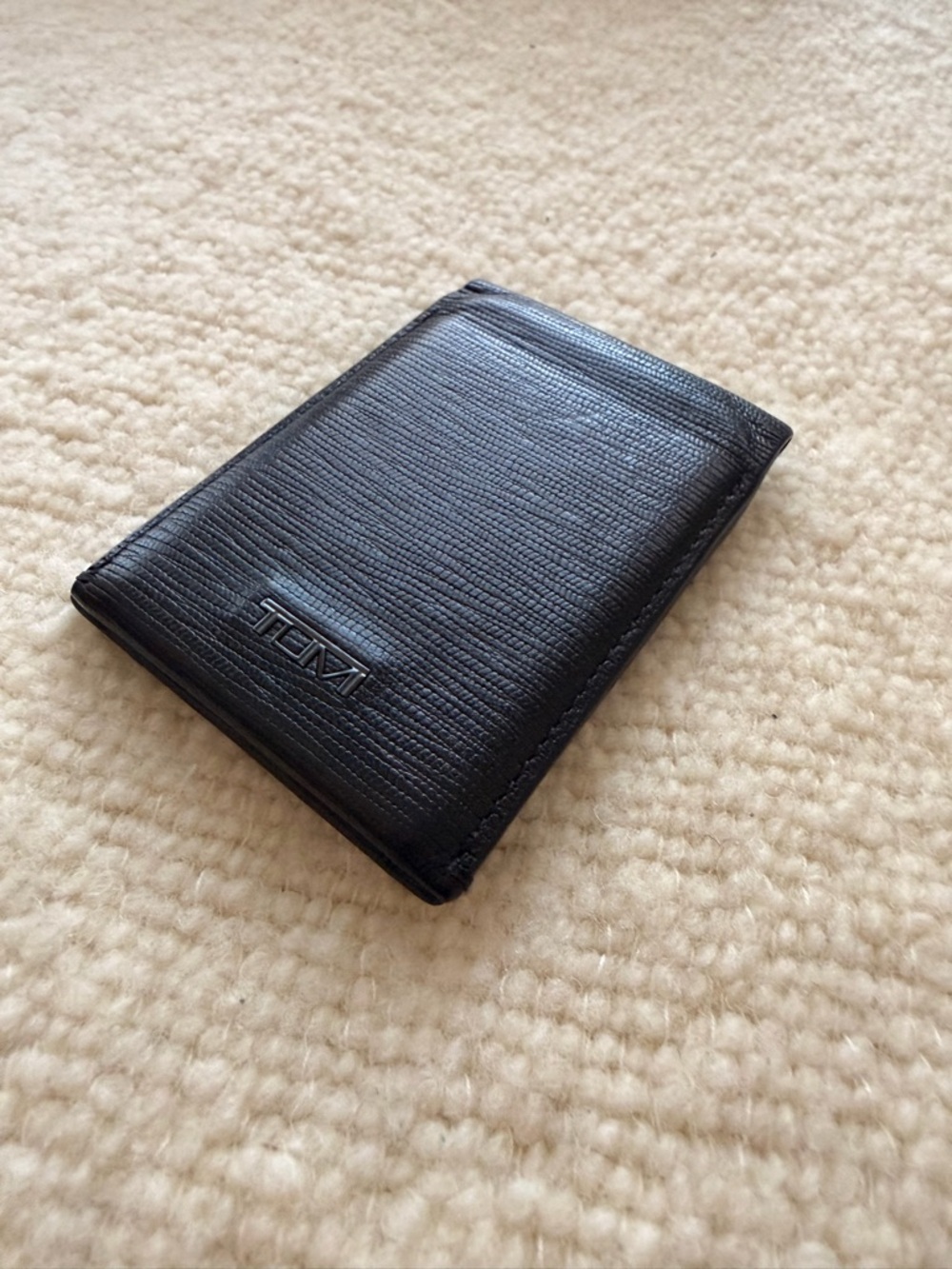 TUMI Nassau L Fold Leather Card Holder